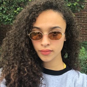 Meet your Posher, Sarina